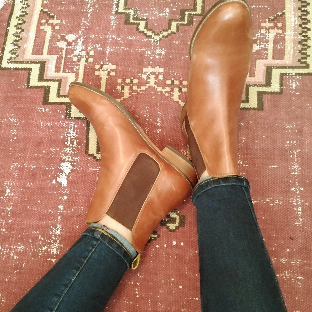 NWT Women Joules Leather Chelsea boot